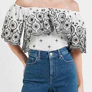 NWT Embroidered top size M